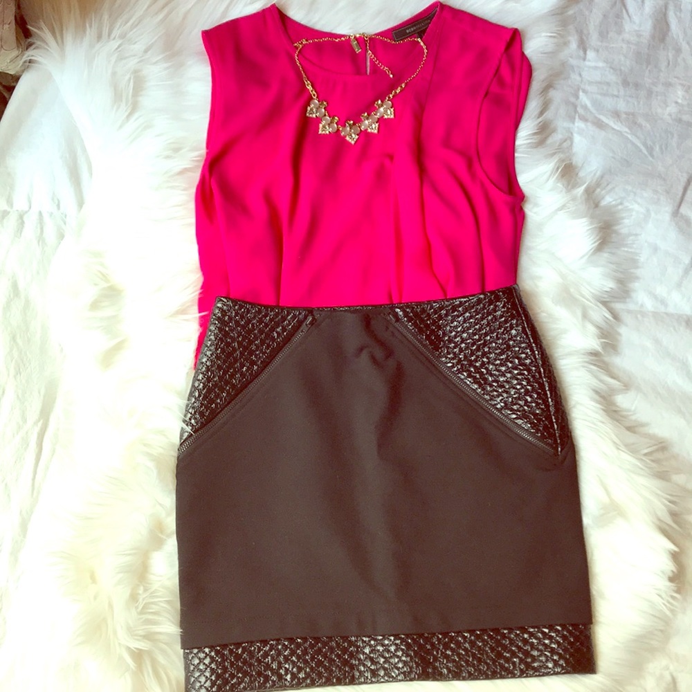 Black mini skirt with zipper detail Sz 2